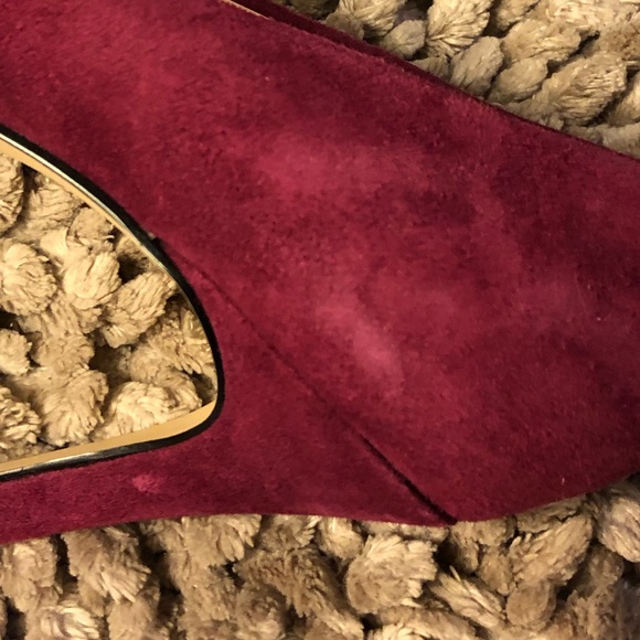 IVANKA TRUMP suede heals. - Picture 8 of 12